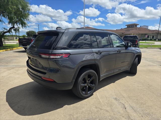 2022 Jeep Grand Cherokee Altitude 4x2