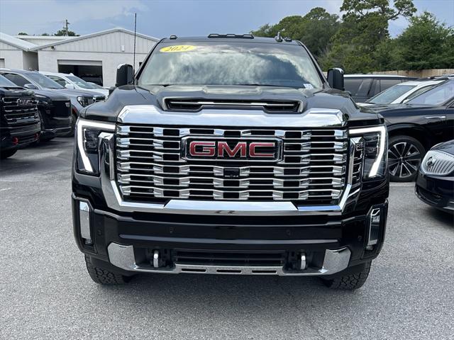 2024 GMC Sierra 2500HD 4WD Crew Cab Standard Bed Denali