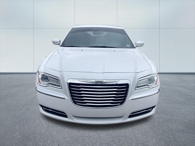 2011 Chrysler 300 4dr Sdn RWD