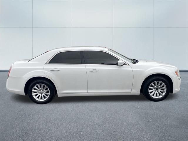 2011 Chrysler 300 4dr Sdn RWD