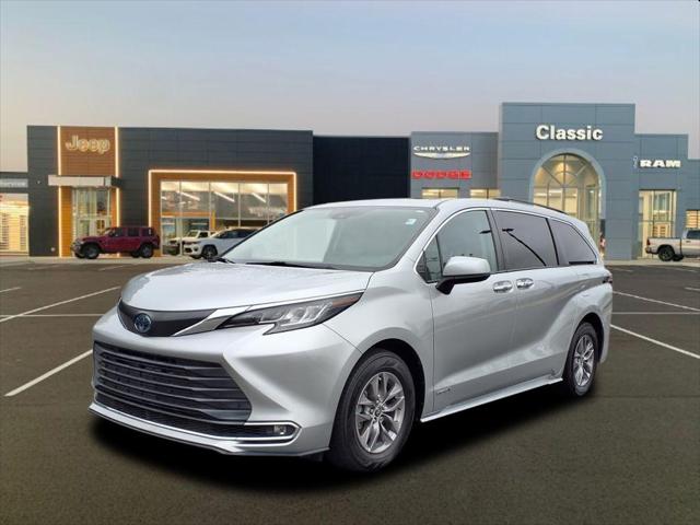 2021 Toyota Sienna XLE