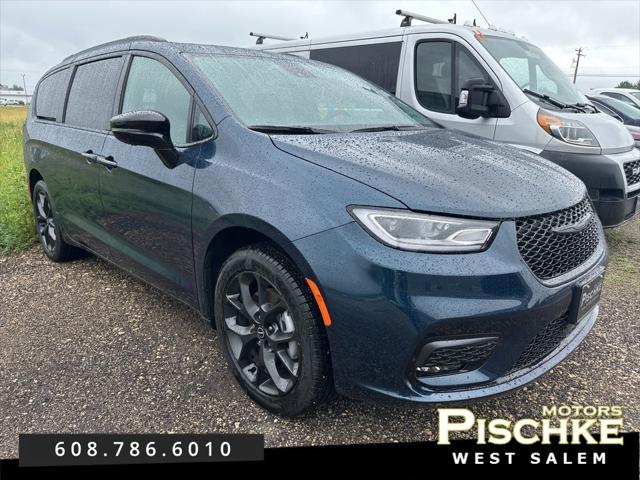2025 Chrysler Pacifica Limited AWD