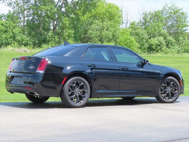 2023 Chrysler 300 Touring L AWD