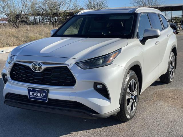 2022 Toyota Highlander XLE 2022 Toyota Highlander XLE
