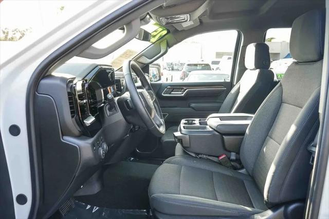 2025 Chevrolet Silverado 1500 4WD Crew Cab Short Bed LT with 2FL