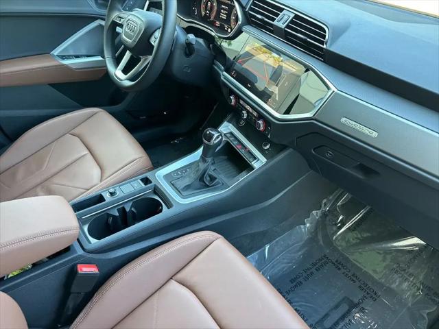 2025 Audi Q3 Premium 45 TFSI S line quattro Tiptronic