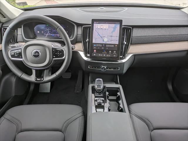 2026 Volvo XC90 Plus, B6 AWD Gas mild hybrid, Gasoline, Bright, 7 Seats