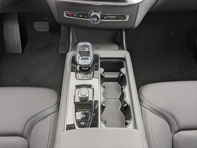 2026 Volvo XC90 Plus, B6 AWD Gas mild hybrid, Gasoline, Bright, 7 Seats