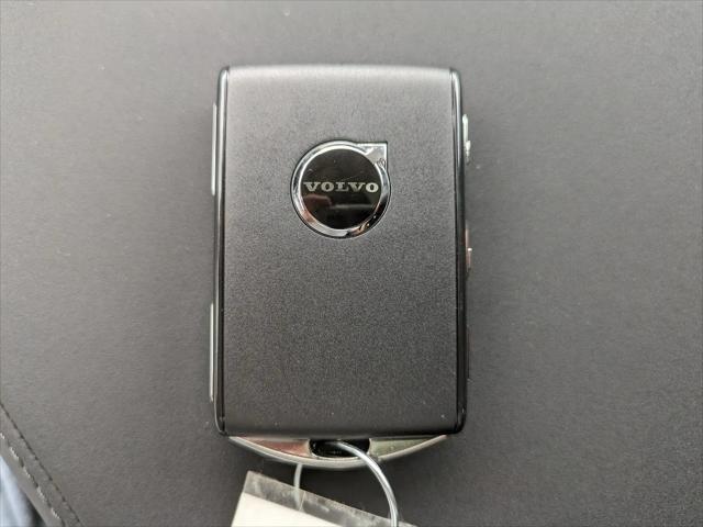 2026 Volvo XC90 Plus, B6 AWD Gas mild hybrid, Gasoline, Bright, 7 Seats