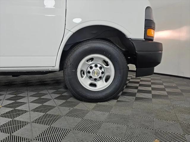 2025 Chevrolet Express Cargo Van RWD 2500 Extended Wheelbase WT