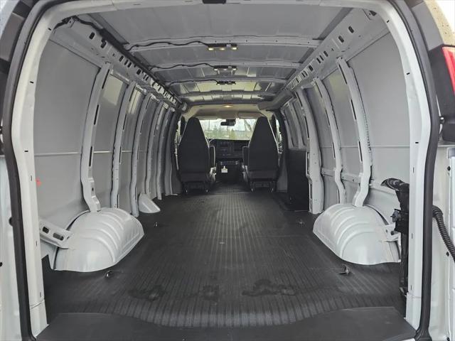 2025 Chevrolet Express Cargo Van RWD 2500 Extended Wheelbase WT