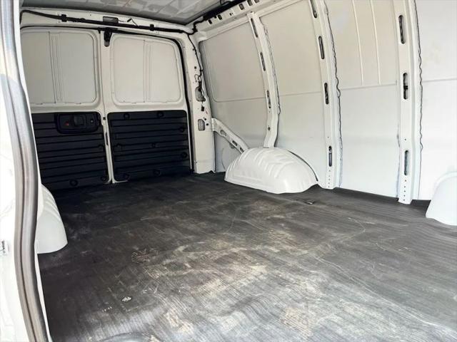 2023 GMC Savana Cargo RWD 3500 Extended Wheelbase Work Van