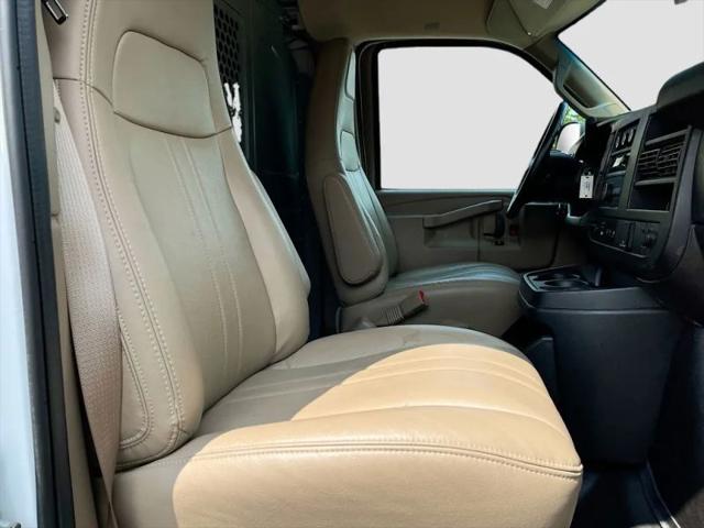 2023 GMC Savana Cargo RWD 3500 Extended Wheelbase Work Van