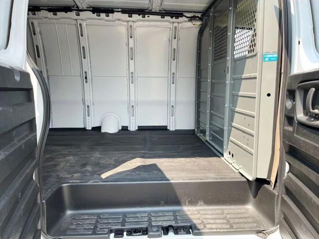 2023 GMC Savana Cargo RWD 3500 Extended Wheelbase Work Van