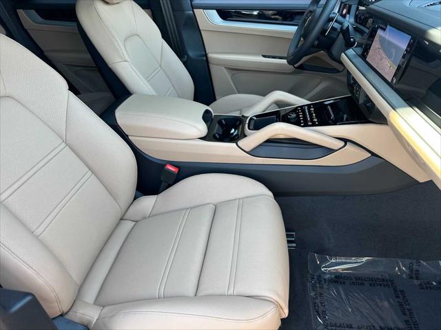 2025 Porsche Cayenne AWD