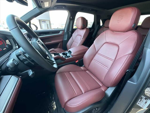 2025 Porsche Cayenne AWD