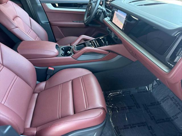 2025 Porsche Cayenne AWD