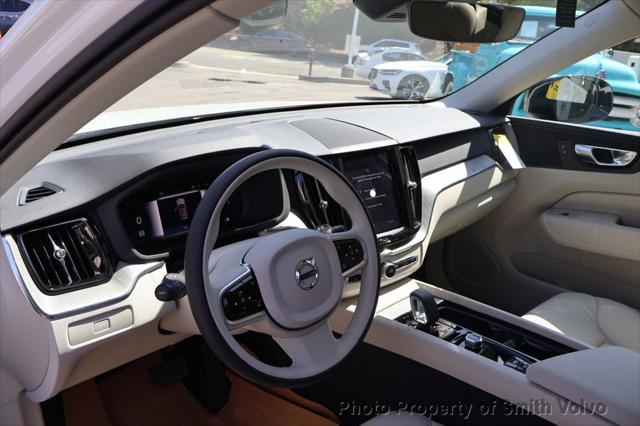 2025 Volvo XC60 B5 Plus