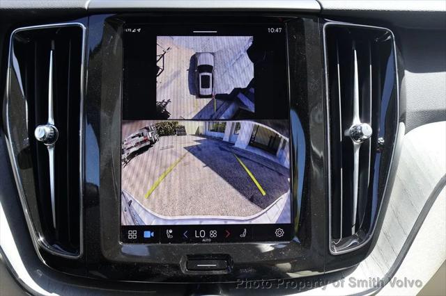 2025 Volvo XC60 B5 Plus