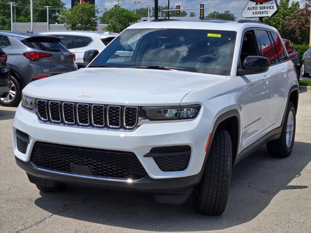 2025 Jeep Grand Cherokee GRAND CHEROKEE LAREDO X 4X4