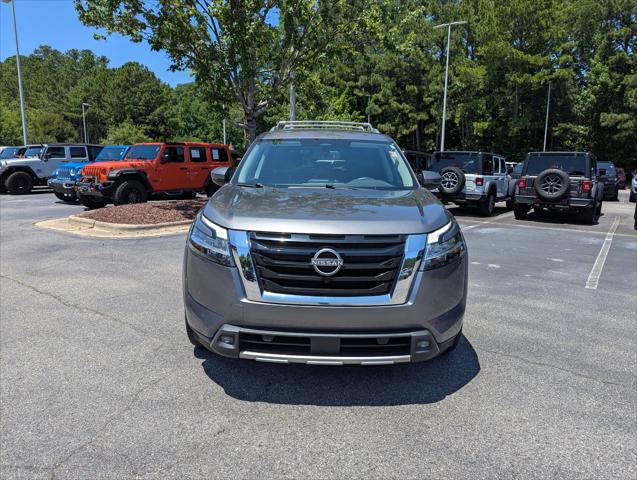 2022 Nissan Pathfinder SL 4WD