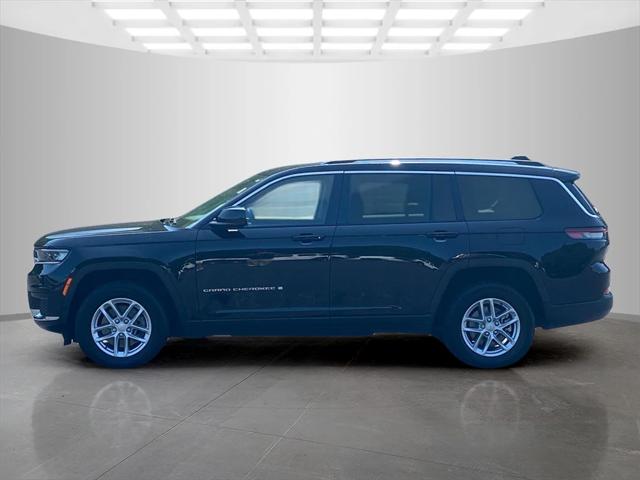 2022 Jeep Grand Cherokee L Laredo 4x4