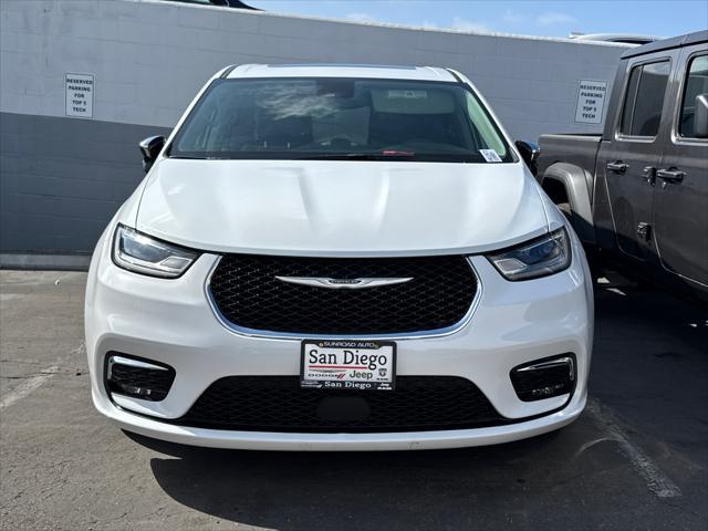 2023 Chrysler Pacifica Hybrid Limited