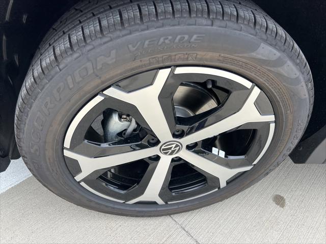 2025 Volkswagen Tiguan 2.0T SE