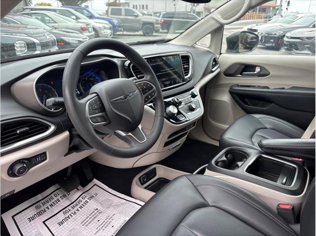 2023 Chrysler Pacifica Touring L
