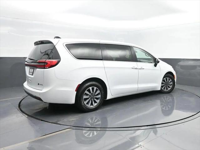 2023 Chrysler Pacifica Hybrid Touring L for sale in Charles City, IA