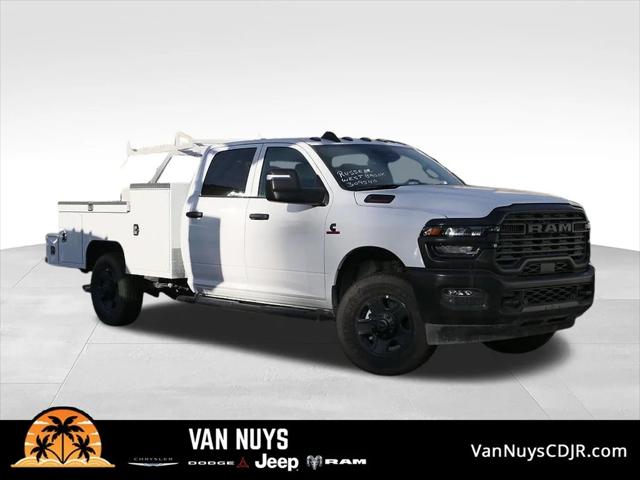 2026 RAM Ram 3500 RAM 3500 TRADESMAN CREW CAB 4X4 8 BOX