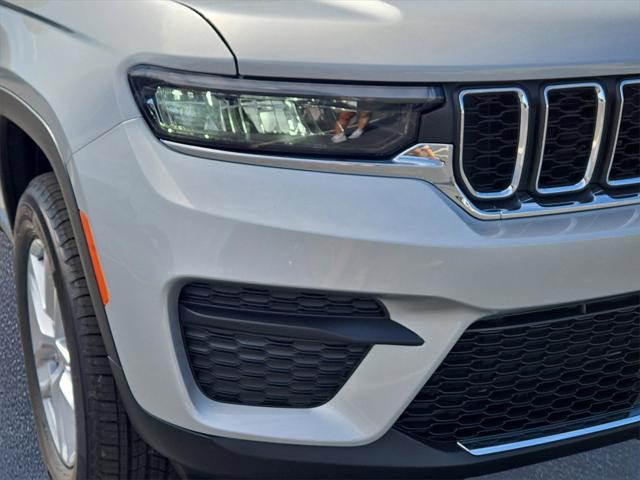 2025 Jeep Grand Cherokee GRAND CHEROKEE LAREDO X 4X2