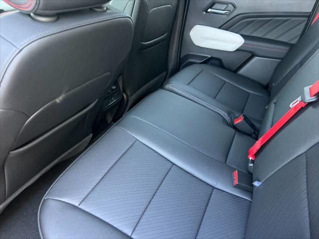 2025 GMC Canyon 4WD AT4
