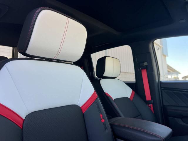 2025 GMC Canyon 4WD AT4