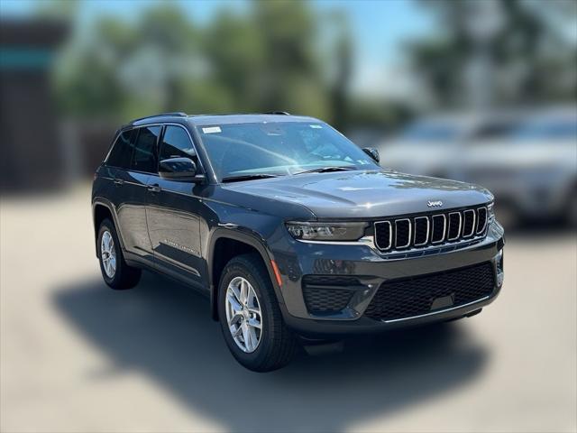 2025 Jeep Grand Cherokee GRAND CHEROKEE LAREDO X 4X4
