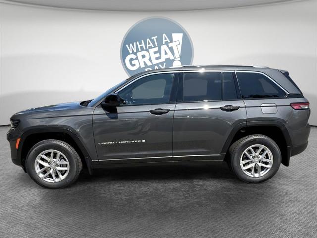 2025 Jeep Grand Cherokee GRAND CHEROKEE LAREDO X 4X4 2025 Jeep Grand Cherokee GRAND CHEROKEE LAREDO X 4X4