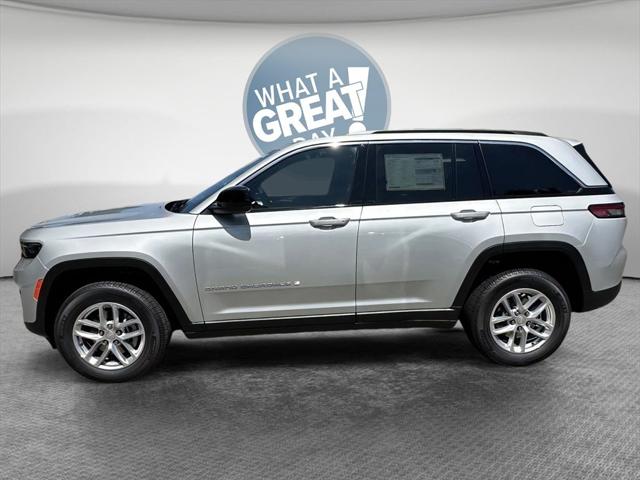 2025 Jeep Grand Cherokee GRAND CHEROKEE LAREDO X 4X4 2025 Jeep Grand Cherokee GRAND CHEROKEE LAREDO X 4X4