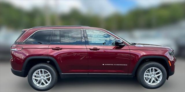 2025 Jeep Grand Cherokee GRAND CHEROKEE LAREDO X 4X4