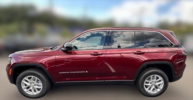 2025 Jeep Grand Cherokee GRAND CHEROKEE LAREDO X 4X4