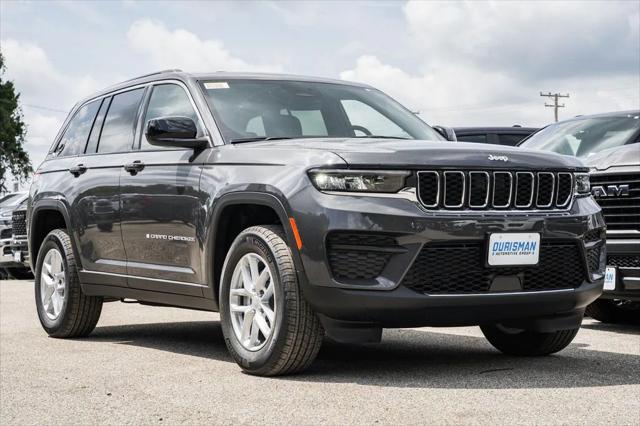 2025 Jeep Grand Cherokee GRAND CHEROKEE LAREDO X 4X4