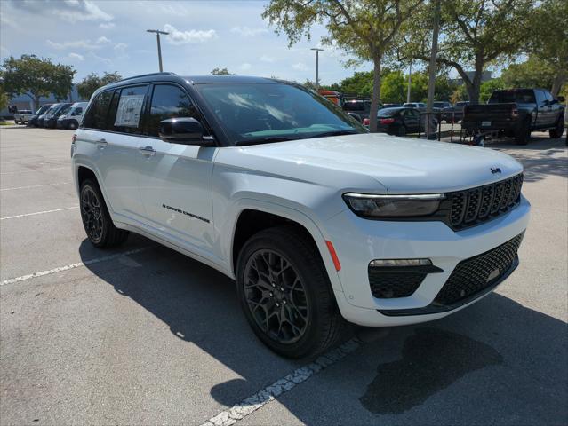 2025 Jeep Grand Cherokee GRAND CHEROKEE SUMMIT RESERVE 4X4