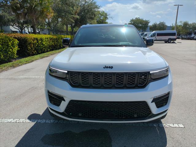 2025 Jeep Grand Cherokee GRAND CHEROKEE SUMMIT RESERVE 4X4