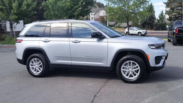 2025 Jeep Grand Cherokee GRAND CHEROKEE LAREDO X 4X4 2025 Jeep Grand Cherokee GRAND CHEROKEE LAREDO X 4X4