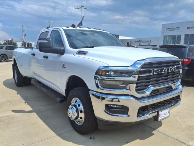 2026 RAM Ram 3500 RAM 3500 TRADESMAN CREW CAB 4X4 8 BOX