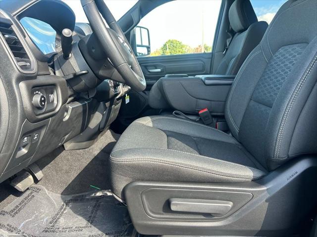 2026 RAM Ram 1500 RAM 1500 WARLOCK CREW CAB 4X4 57 BOX 2026 RAM Ram 1500 RAM 1500 WARLOCK CREW CAB 4X4 57 BOX