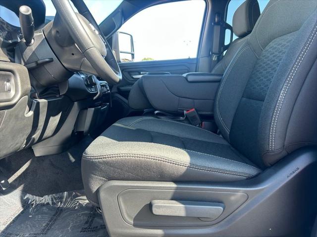 2026 RAM Ram 1500 RAM 1500 WARLOCK CREW CAB 4X4 57 BOX 2026 RAM Ram 1500 RAM 1500 WARLOCK CREW CAB 4X4 57 BOX