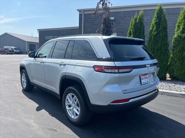 2025 Jeep Grand Cherokee GRAND CHEROKEE LAREDO X 4X4