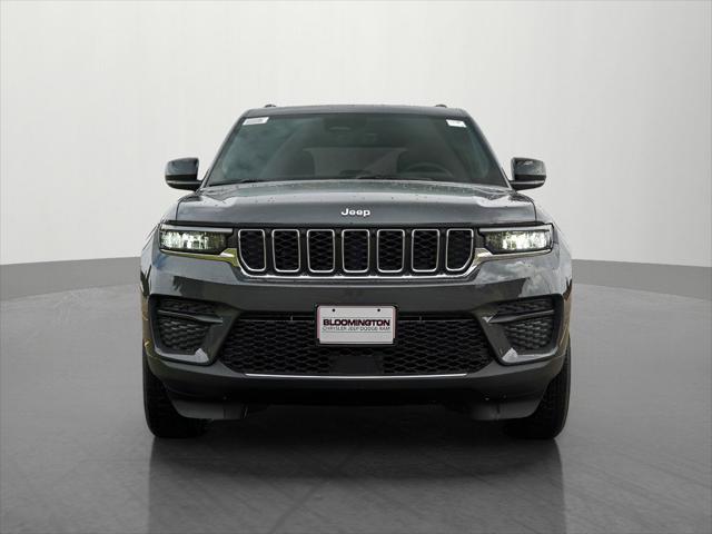 2025 Jeep Grand Cherokee GRAND CHEROKEE LAREDO X 4X4