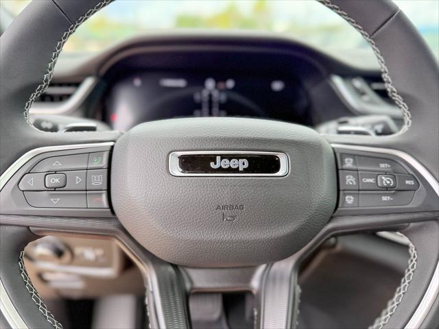 2025 Jeep Grand Cherokee GRAND CHEROKEE L LAREDO X 4X2