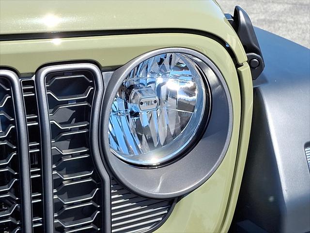 2025 Jeep Wrangler 4-Door Summit 4x4